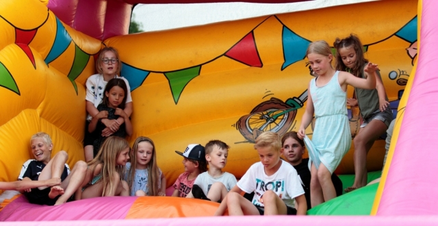 Glade borgere i alle aldre til Hornbæk byfest 2018